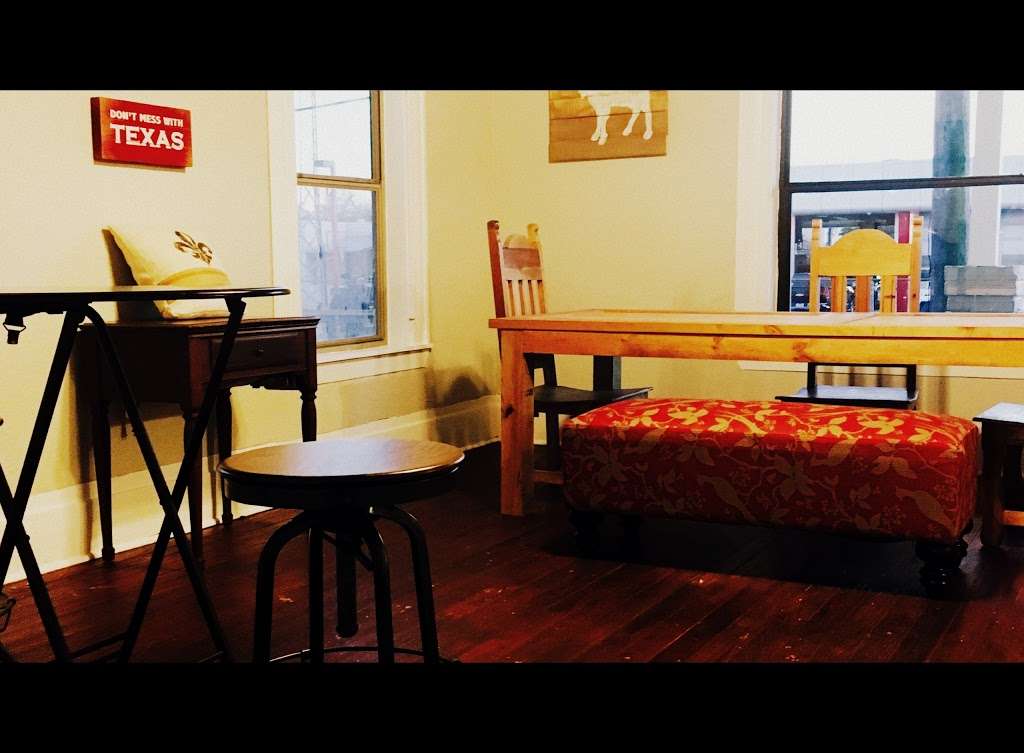 Bunkwood Hostel | 2721 Engelke St, Houston, TX 77003 | Phone: (713) 714-6522