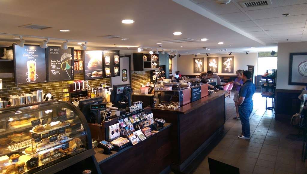 Starbucks | 222 Alewife Brook Pkwy, Cambridge, MA 02138 | Phone: (617) 876-1070