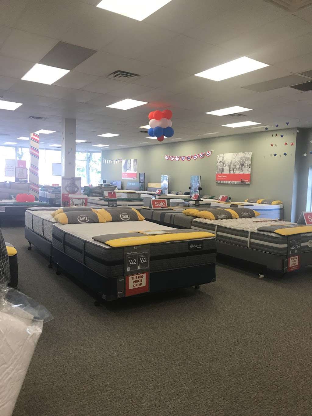 Mattress Firm Hicksville | 308 N Broadway, Hicksville, NY 11801 | Phone: (516) 931-0167