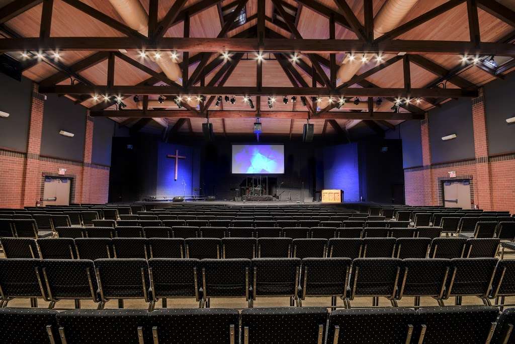 harvest-bible-chapel-aurora-101-s-barnes-rd-aurora-il-60506-usa