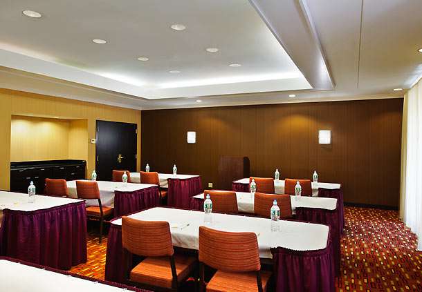 Courtyard by Marriott Wilmington Brandywine | 320 Rocky Run Pkwy, Wilmington, DE 19803, USA | Phone: (302) 477-9500