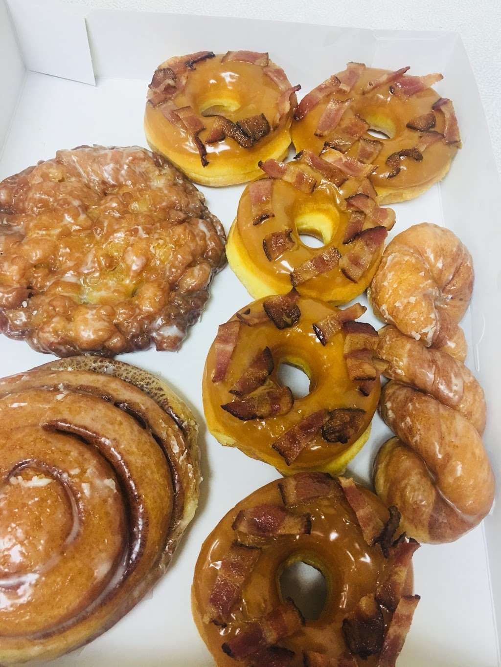 Dina’s Donuts | 2804 S Richey St, Houston, TX 77017 | Phone: (713) 378-5959