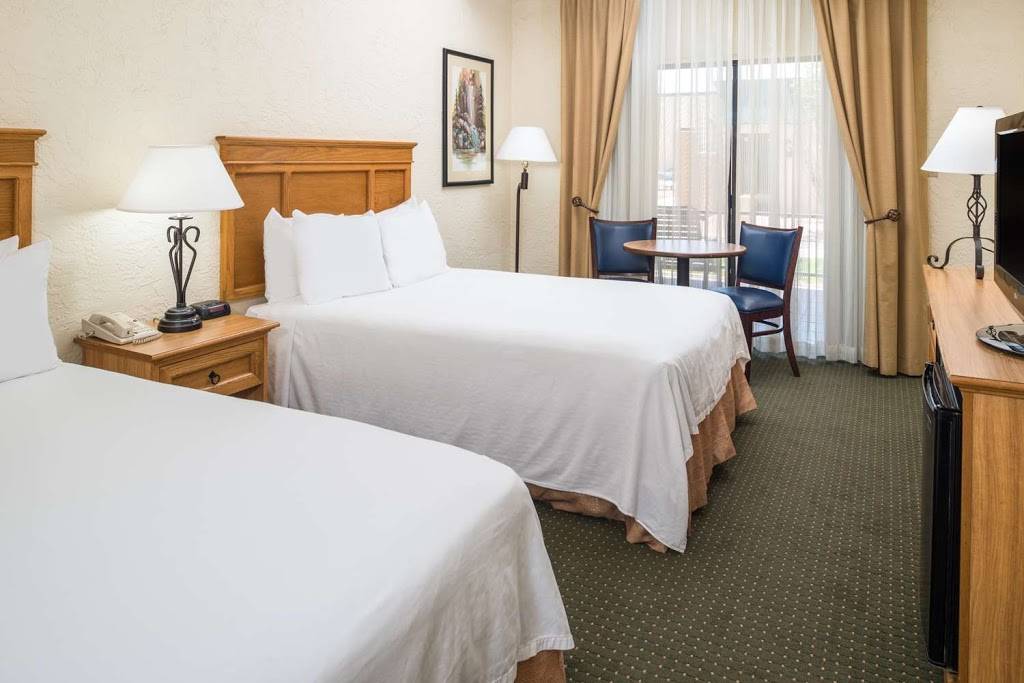 Days Inn & Suites by Wyndham Scottsdale North | 7330 N Pima Rd, Scottsdale, AZ 85258 | Phone: (480) 948-3800