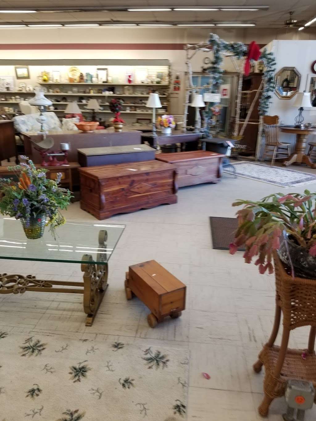 Roycrofts Used Furniture | 333 Plymouth St, Holbrook, MA 02343 | Phone: (781) 767-3031