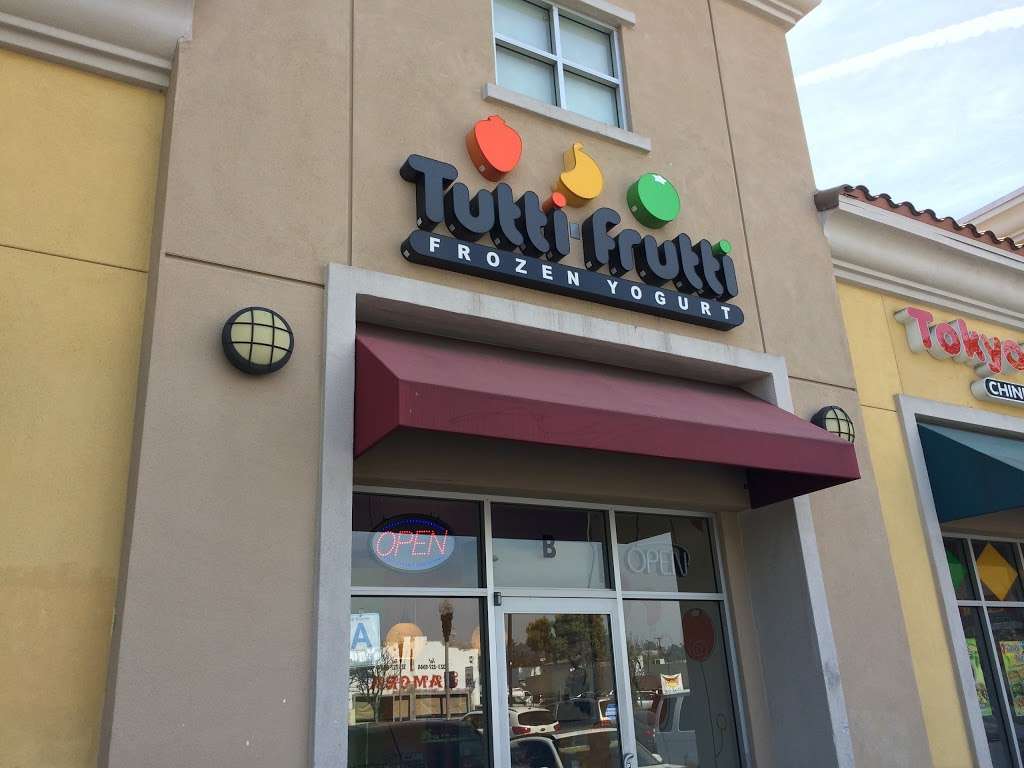 Tutti Frutti Frozen Yogurt | 4770 East Cesar E Chavez Avenue #B, Los Angeles, CA 90022, USA | Phone: (323) 266-2433