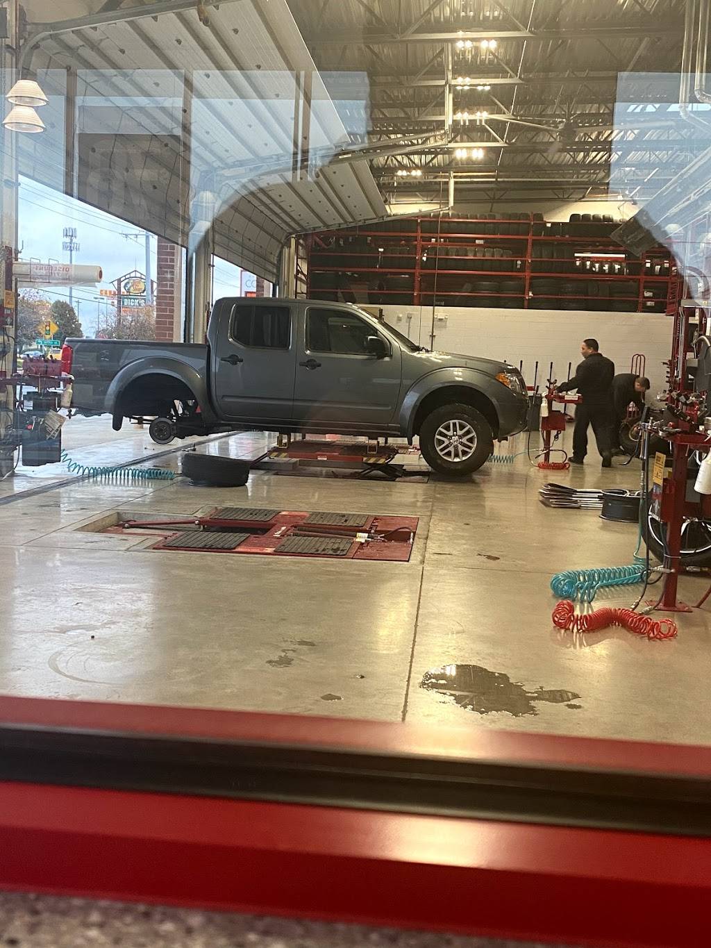 Discount Tire | 920 E Lewis and Clark Pkwy, Clarksville, IN 47129, USA | Phone: (812) 850-6985