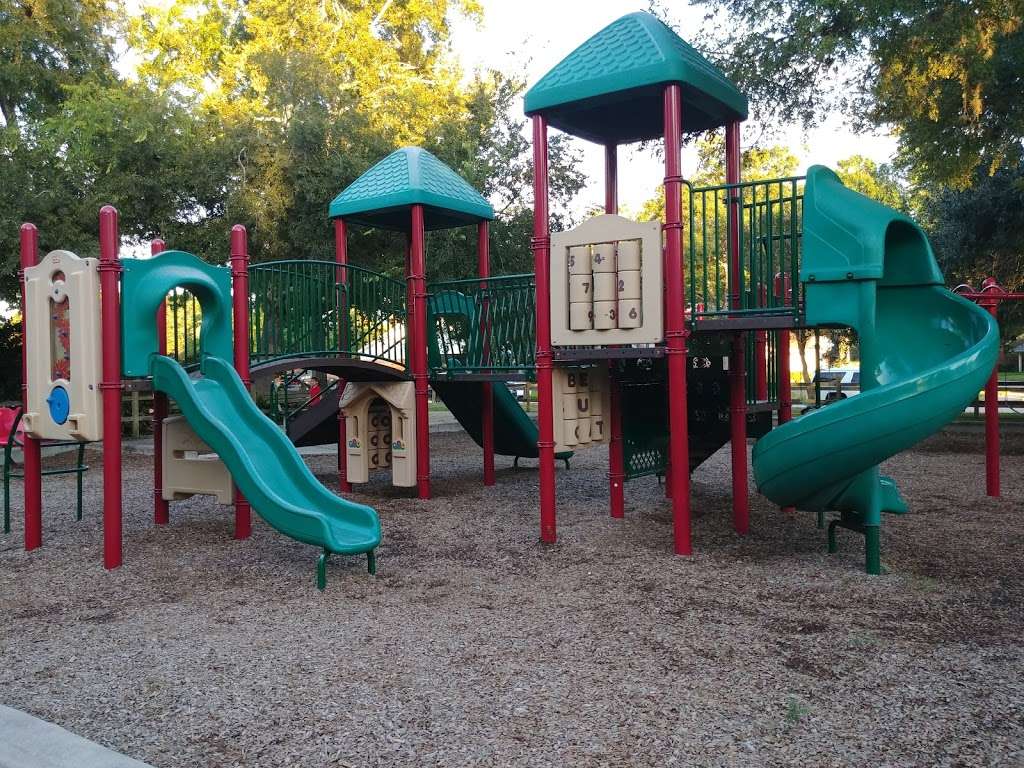 Briarbend Park | 7926 Woodway Dr, Houston, TX 77063, USA | Phone: (832) 395-7000