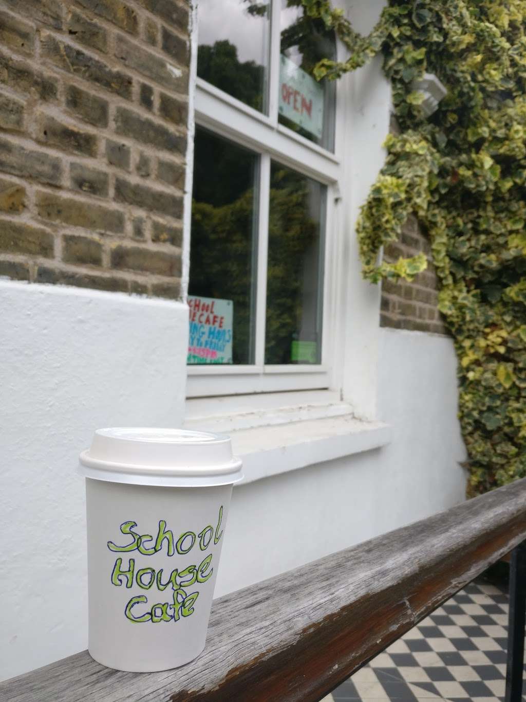 School House Cafe | 11 Monnow Rd, London SE1 5RN, UK | Phone: 020 7237 3414