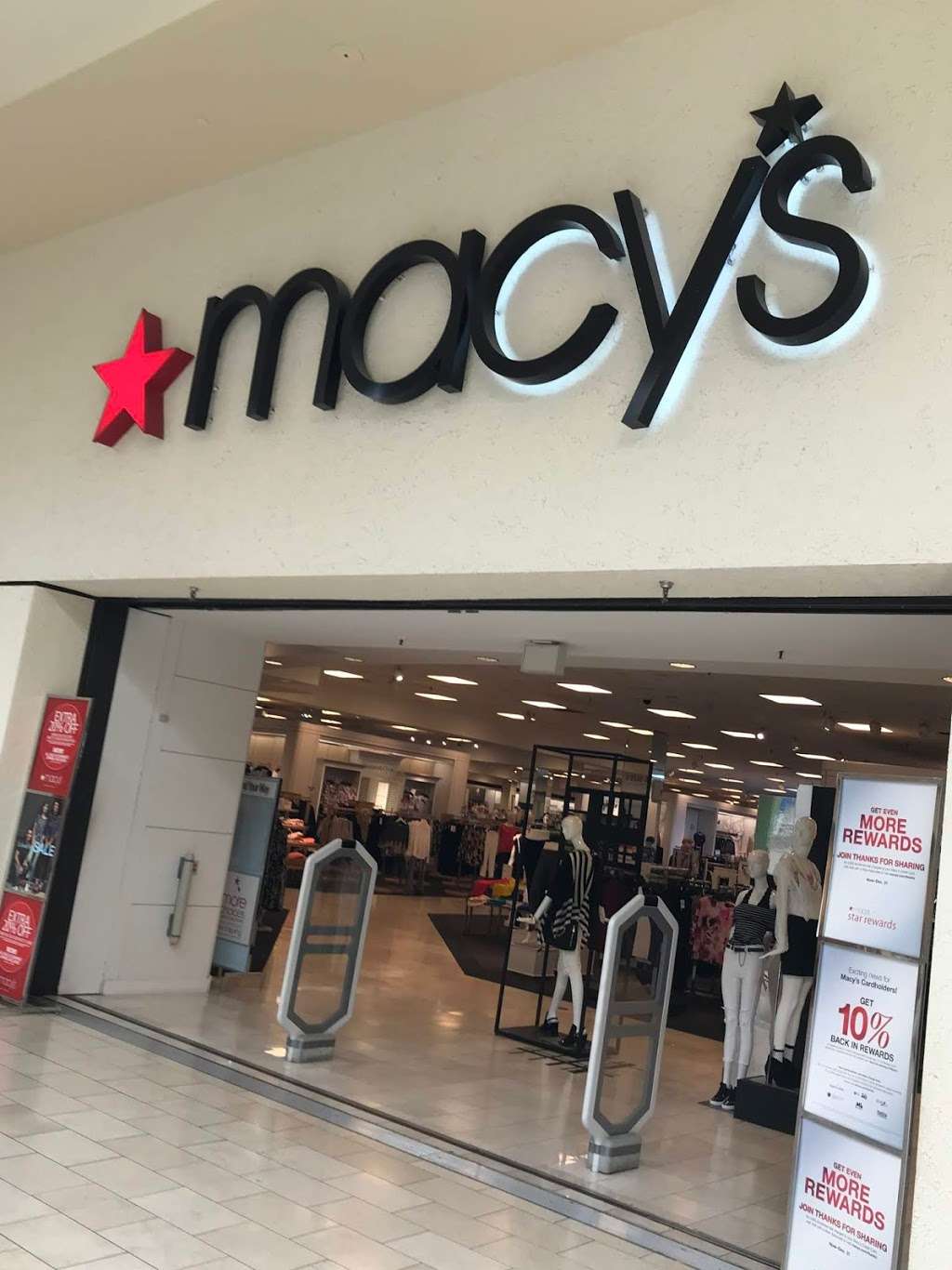 Macys | 590 W Hillcrest Dr, Thousand Oaks, CA 91360 | Phone: (805) 496-4444