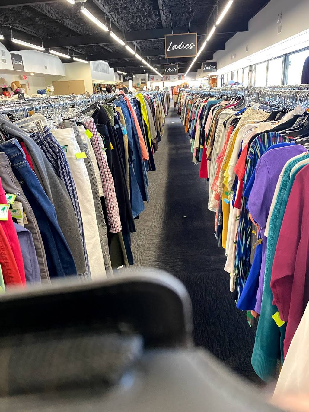 Community Hospice Thrift Shop | 845 Blanding Blvd, Orange Park, FL 32073, USA | Phone: (904) 272-7433