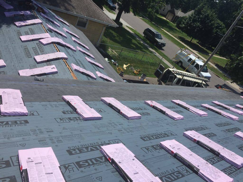 J&B Roofing | 1244 90th St E, Inver Grove Heights, MN 55077, USA | Phone: (651) 457-0391