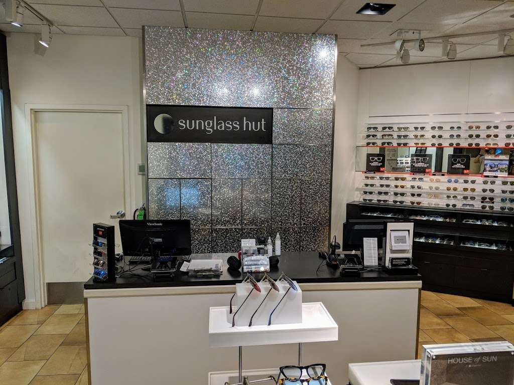 Sunglass Hut | 10000 West OHare Ave Terminal 2 T, 2, Chicago, IL 60666, USA | Phone: (773) 686-9121