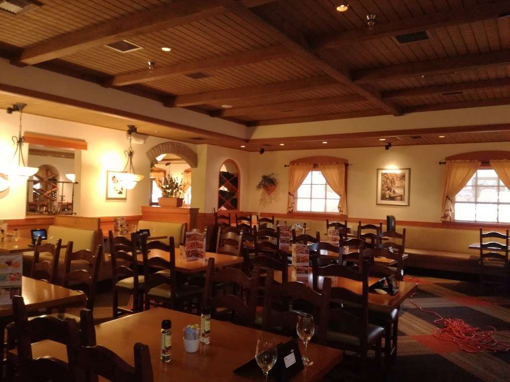 Olive Garden Italian Restaurant | 3041 Interstate 45 N, Conroe, TX 77304, USA | Phone: (936) 539-5200