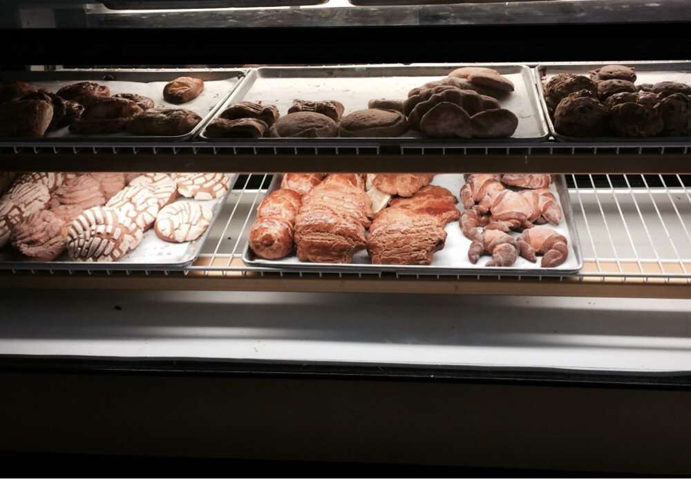 Los Almendros Bakery | 6604 San Fernando Rd, Glendale, CA 91201, USA | Phone: (818) 244-0764