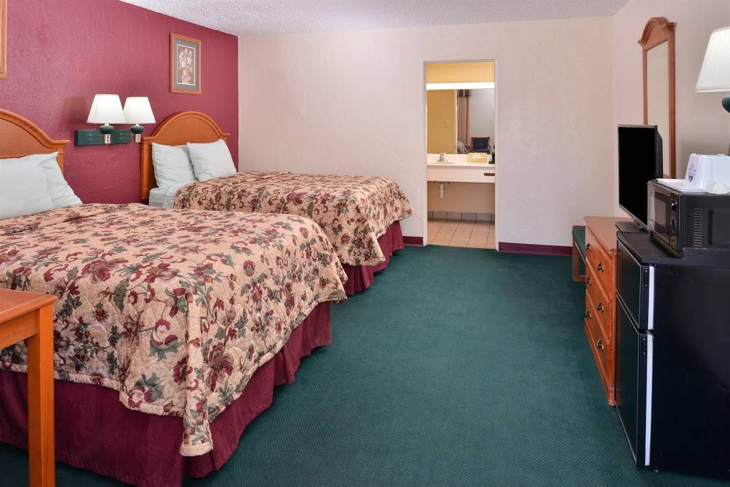 Americas Best Value Inn Lubbock E | 150 Slaton Rd, Lubbock, TX 79404, USA | Phone: (806) 745-2515