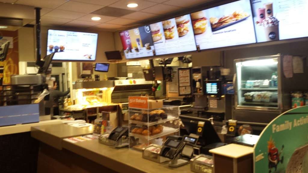 McDonalds | 113 Bridge St, Pelham, NH 03076, USA | Phone: (603) 635-9926