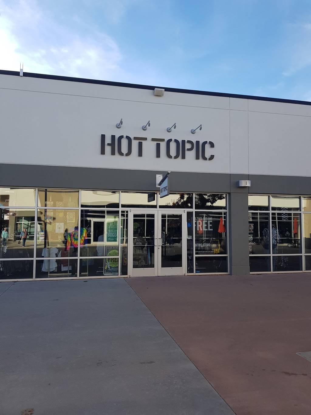 Hot Topic | 7638 W Reno Ave Suite 510, Oklahoma City, OK 73127, USA | Phone: (405) 789-0100