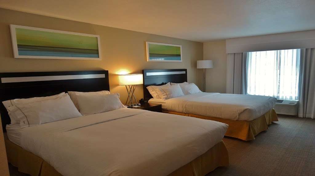 Holiday Inn Express & Suites Montgomery | 2105 NY-208, Montgomery, NY 12549 | Phone: (845) 457-7373