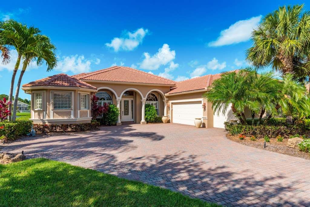 Florida Club Realty | 9014 SW Old Royal Dr, Stuart, FL 34997, USA | Phone: (772) 463-6383