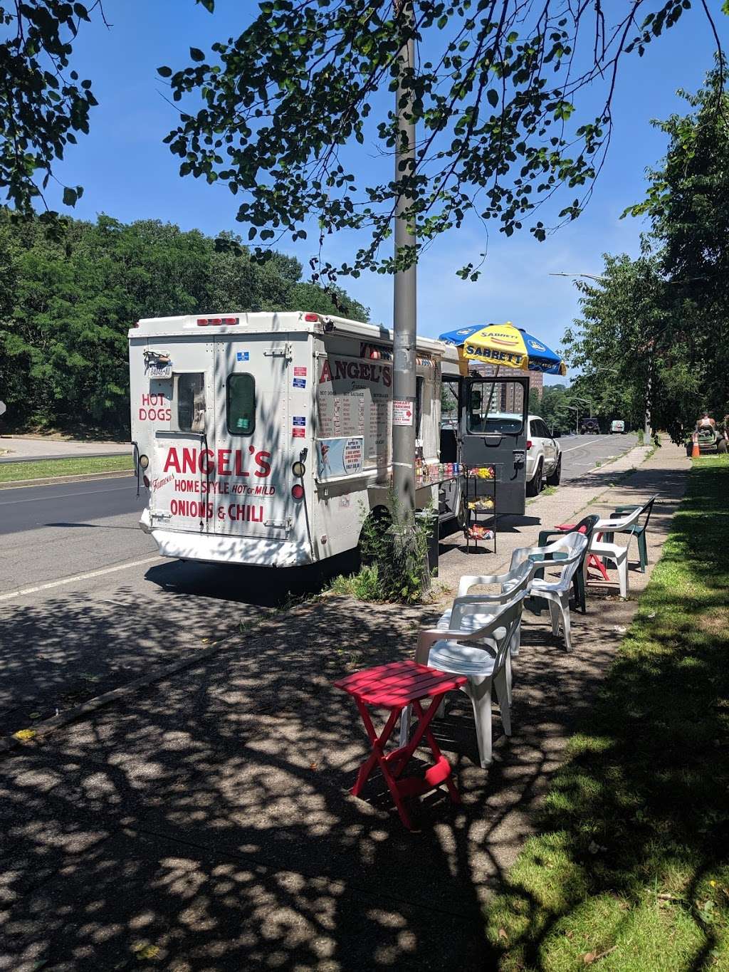 Angels Hotdogs 2 | 1170 Central Park Ave, Yonkers, NY 10704, USA | Phone: (914) 837-8766