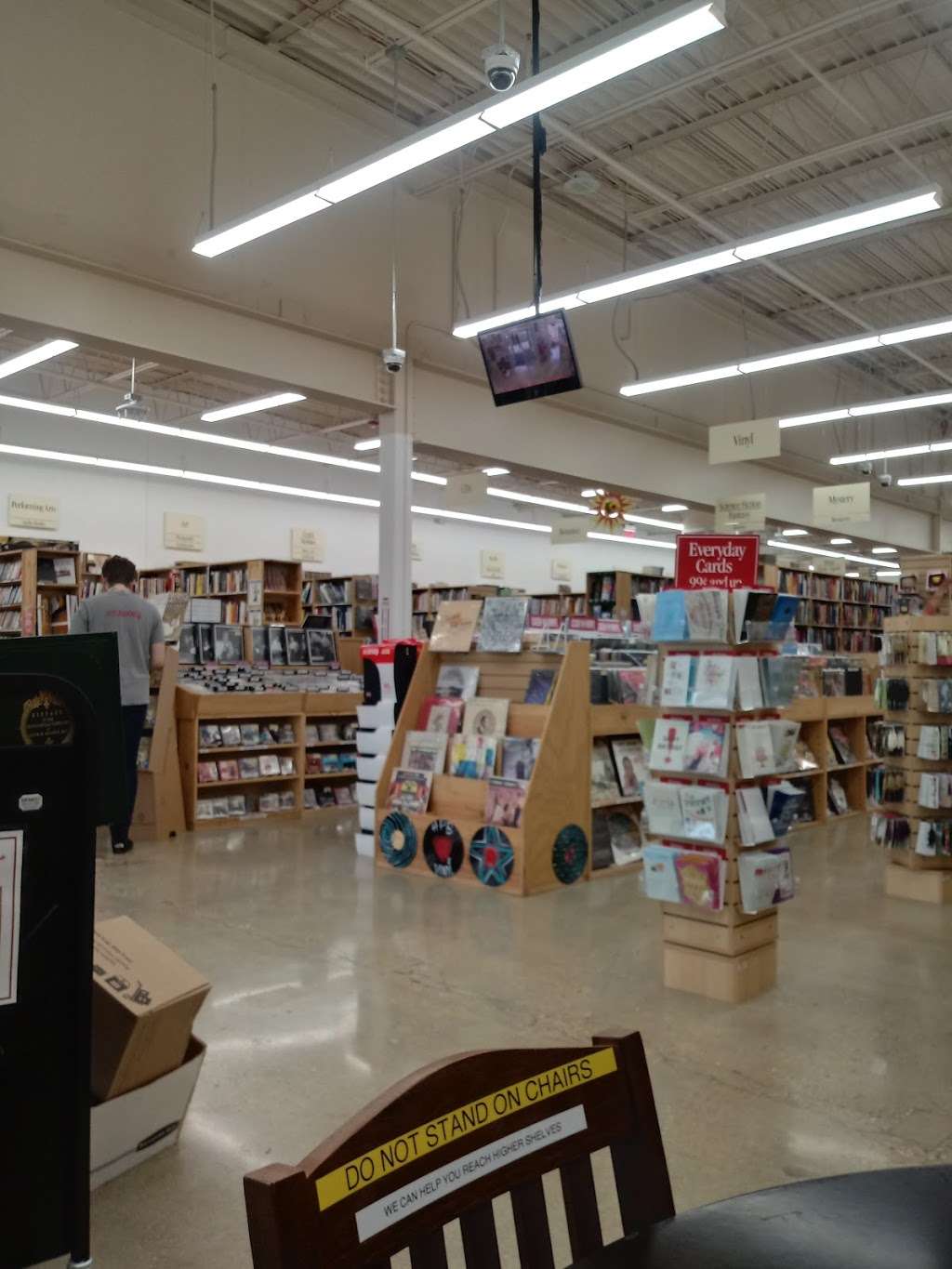 Half Price Books Vernon Hills | 701 N Milwaukee Ave, Vernon Hills, IL 60061, USA | Phone: (847) 573-1947