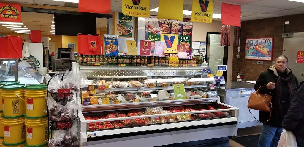 Vienna Beef Factory Store & Cafe | 2501 N Damen Ave, Chicago, IL 60647 | Phone: (773) 435-2309