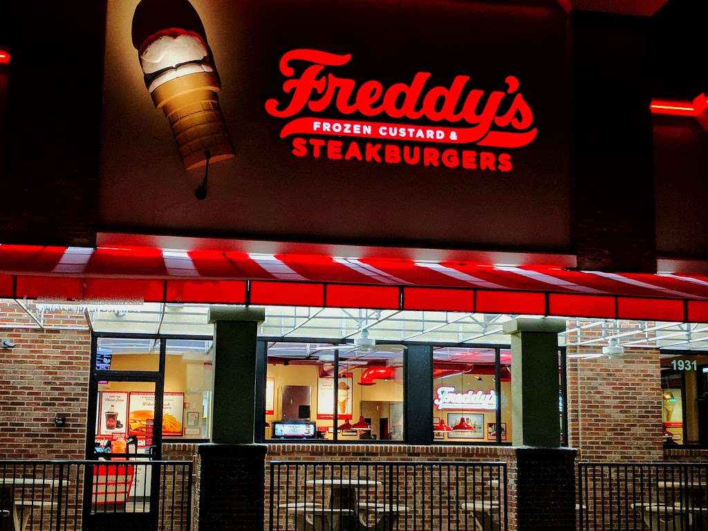 Freddys Frozen Custard & Steakburgers | 1931 N 98th St, Kansas City, KS 66111, USA | Phone: (913) 766-1900