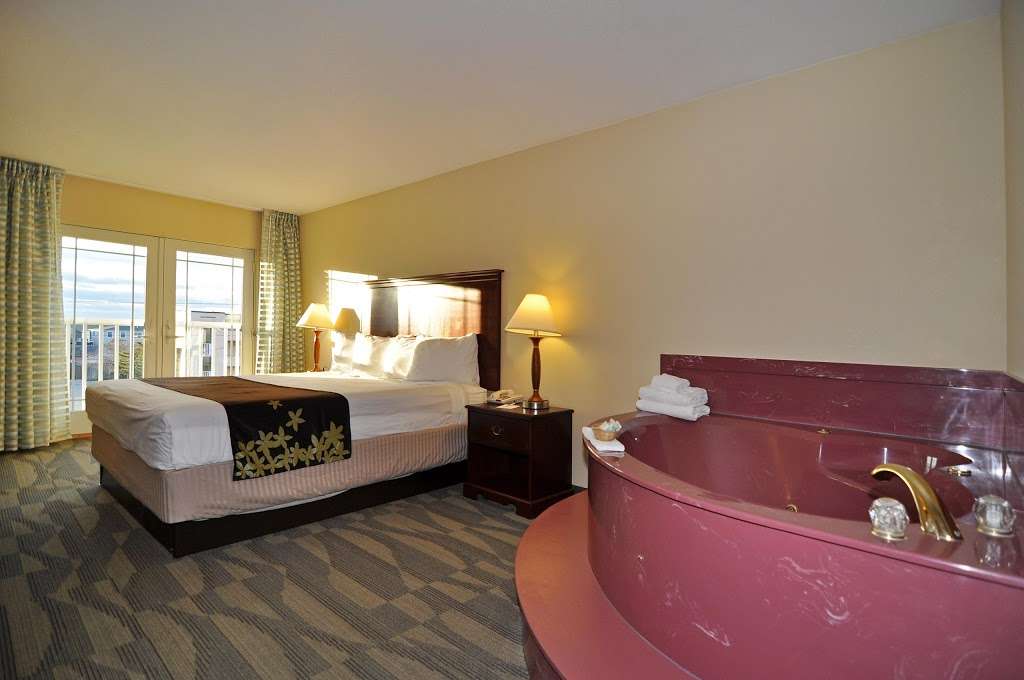 The Gold Leaf Hotel of Dewey-Rehoboth Beach | 1400 Coastal Hwy, Dewey Beach, DE 19971, USA | Phone: (302) 226-1100