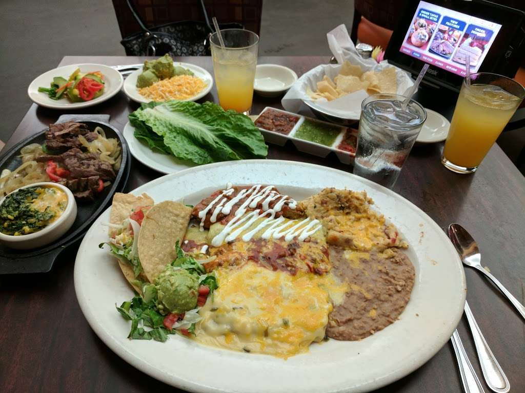 Abuelos Mexican Restaurant | 8541 NW Prairie View Rd, Kansas City, MO 64153, USA | Phone: (816) 584-8557