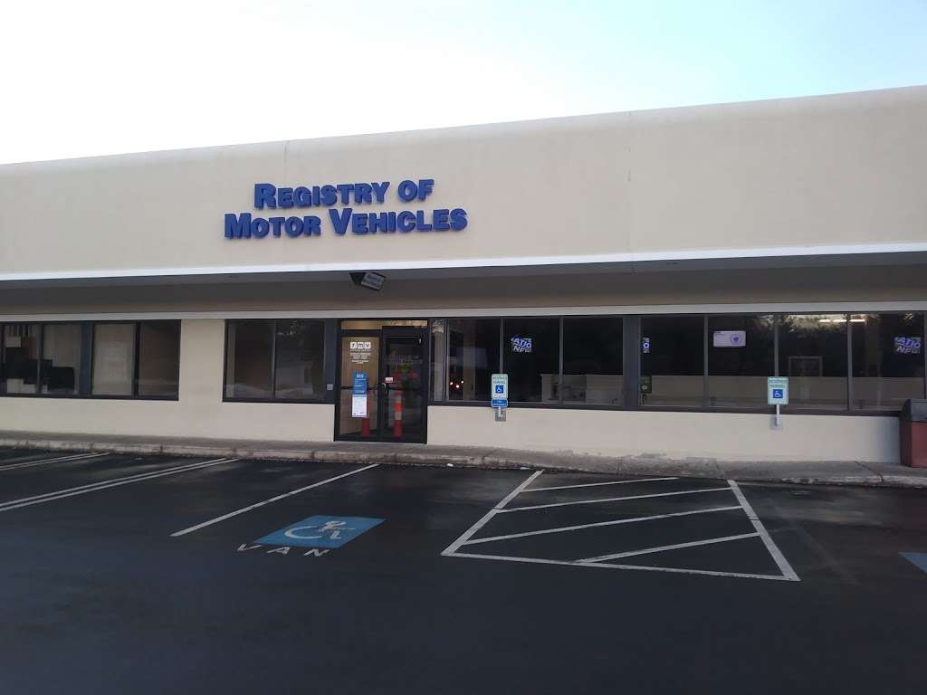Massachusetts Registry of Motor Vehicles | 355 Middlesex Ave, Wilmington, MA 01887, USA | Phone: (857) 368-8000