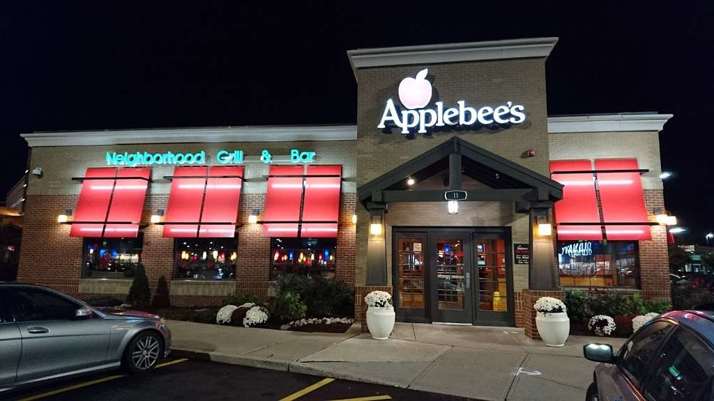 Applebees Grill + Bar | 11A Allstate Rd, Dorchester, MA 02125, USA | Phone: (617) 442-7139