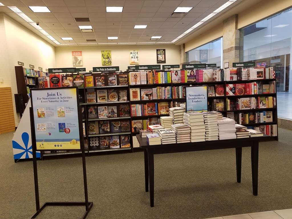 Barnes & Noble | 5183 E Montclair Plaza Ln, Montclair, CA 91763, USA | Phone: (909) 399-1966