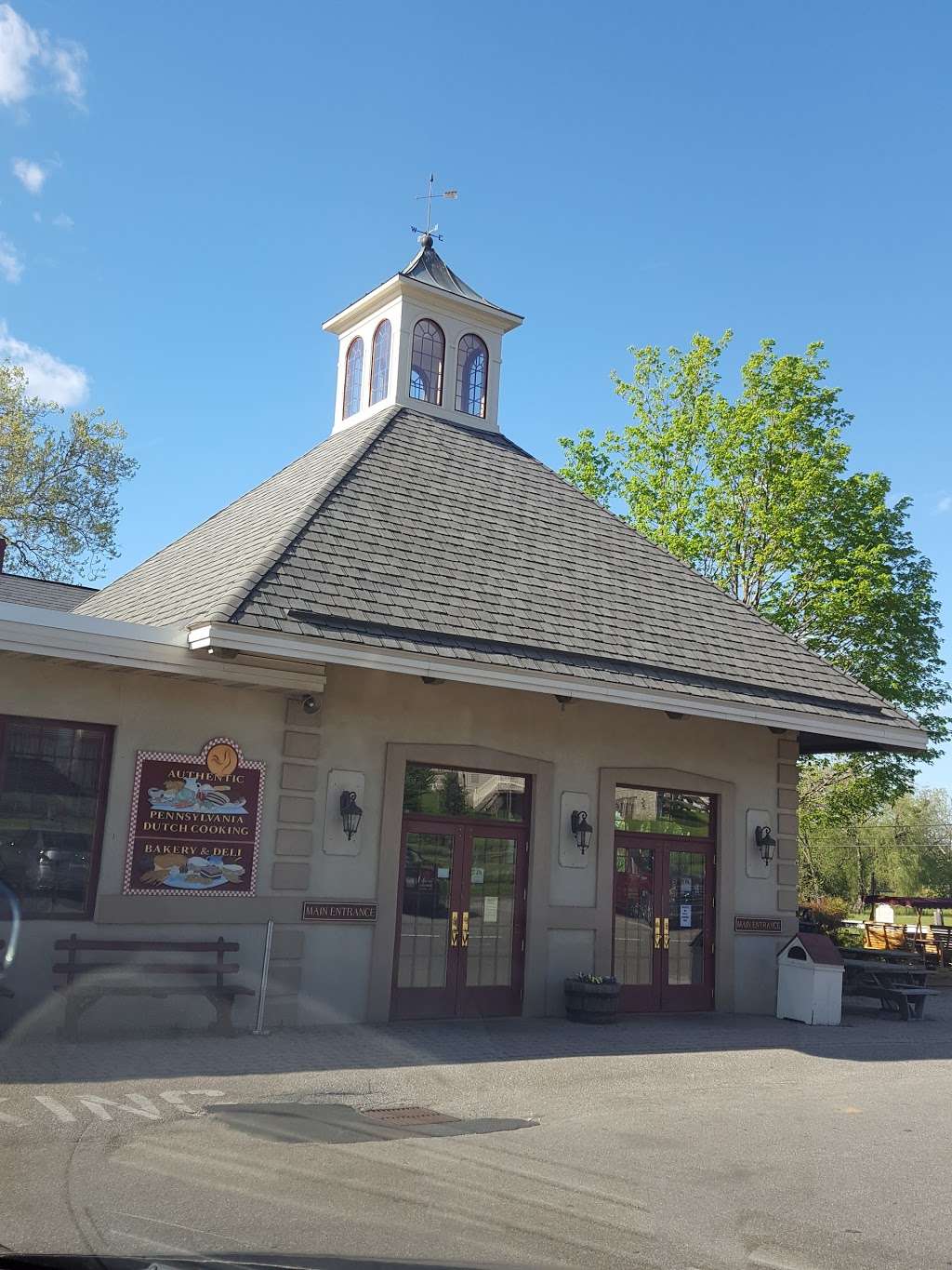 Mill Stream Country Inn | 170 Eastbrook Rd, Smoketown, PA 17576, USA | Phone: (717) 299-0931