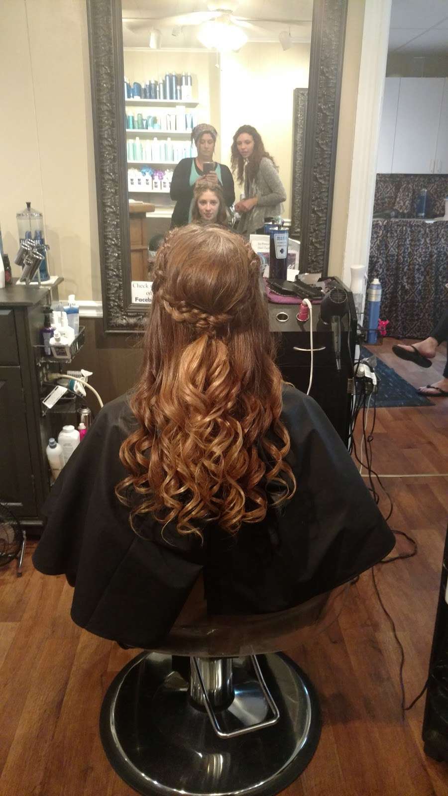 Hair Cottage Salon | 240 E Orange St, Shippensburg, PA 17257, USA | Phone: (717) 532-4768