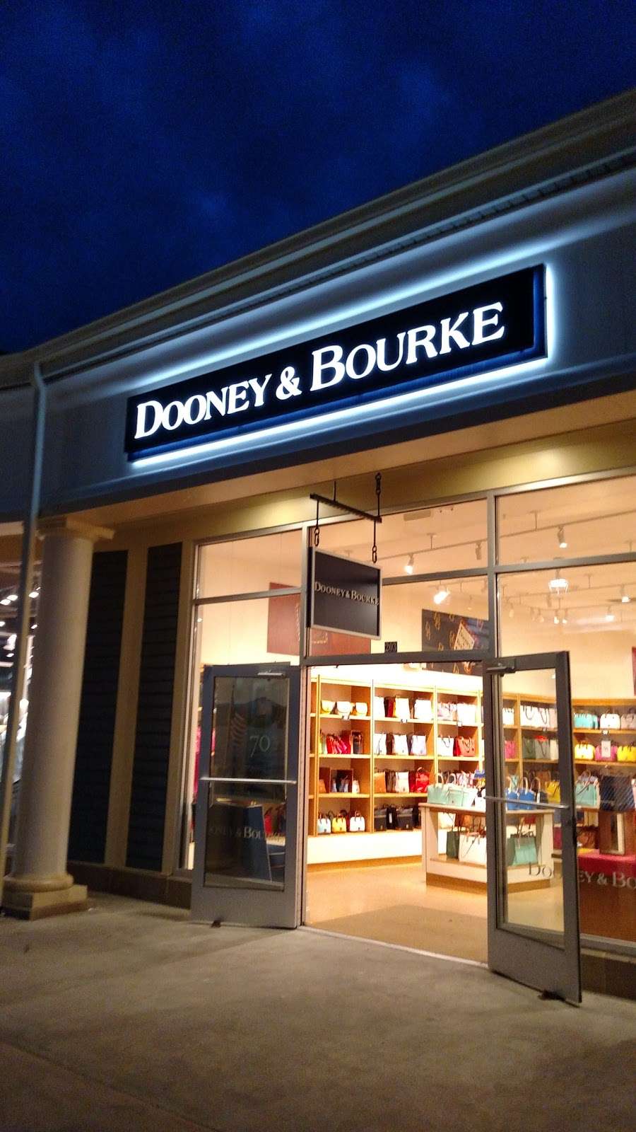 Dooney & Bourke Factory Store | 203 Red Apple Ct #203, Central Valley, NY 10917, USA | Phone: (845) 928-8814