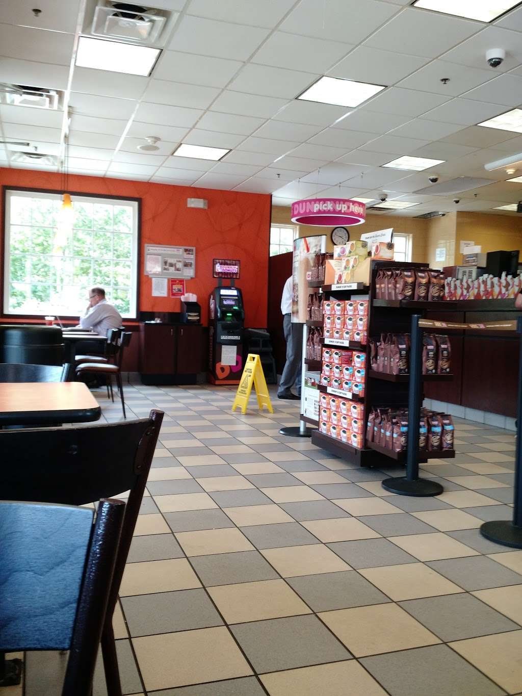 Dunkin | 160 South St, Plymouth, MA 02360 | Phone: (508) 747-8133