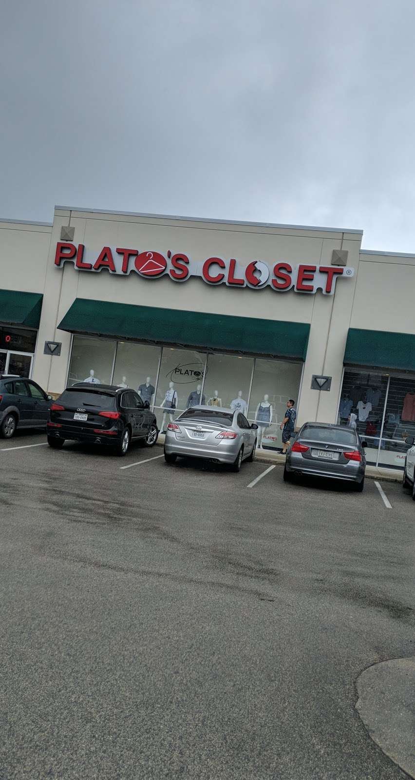 Platos Closet | 630 Northwest Loop 410, San Antonio, TX 78216, USA | Phone: (210) 979-7711