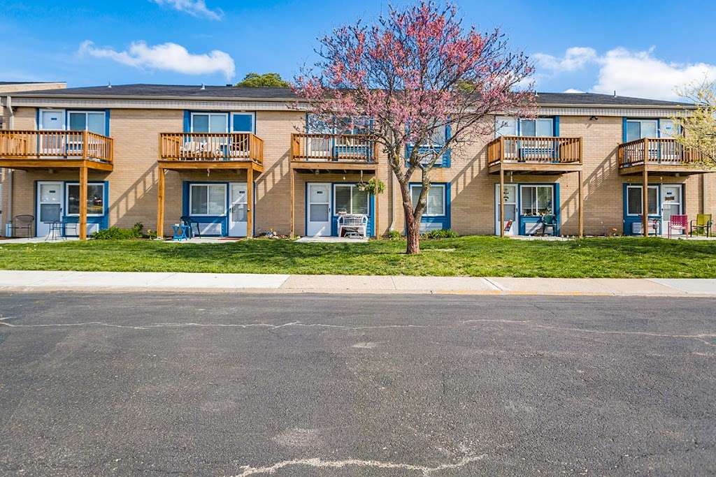 John Calvin Manor Apartments | 310 NW Murray Rd, Lees Summit, MO 64081 | Phone: (816) 844-6232