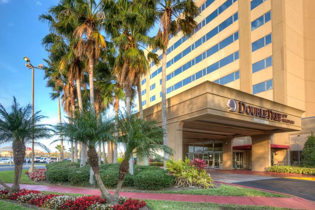 DoubleTree by Hilton Hotel Orlando Airport | 5555 Hazeltine National Dr, Orlando, FL 32812 | Phone: (407) 856-0100