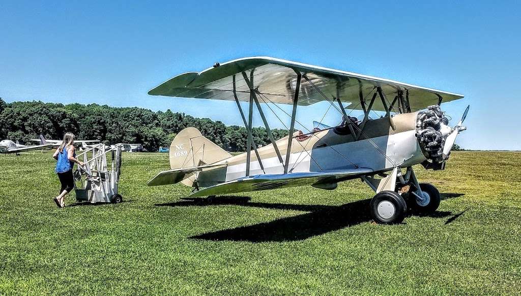 Van Sant Airport | 516 Cafferty Rd, Erwinna, PA 18920, USA | Phone: (610) 847-1119