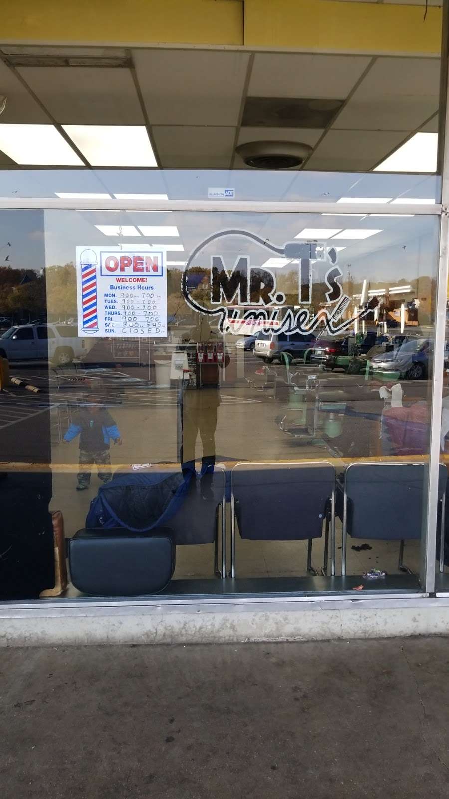 Mr Ts Unisex Barber Shop | 10 Audrey Ln, Glassmanor, MD 20745, USA | Phone: (301) 839-4682