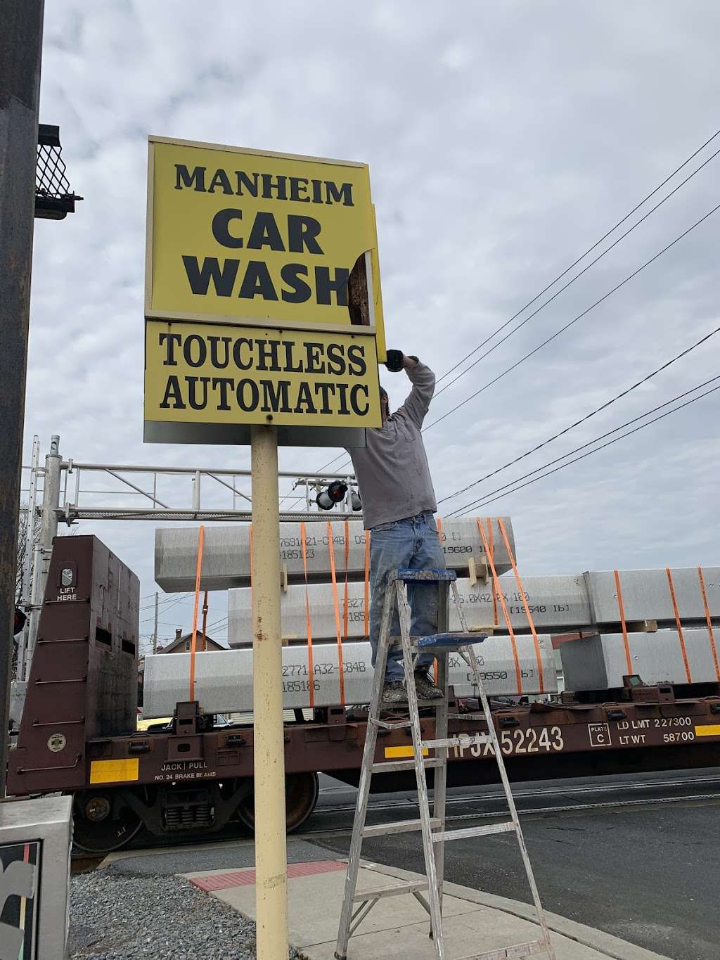 New Manheim Car Wash | 240 N Main St, Manheim, PA 17545, USA | Phone: (717) 517-2924