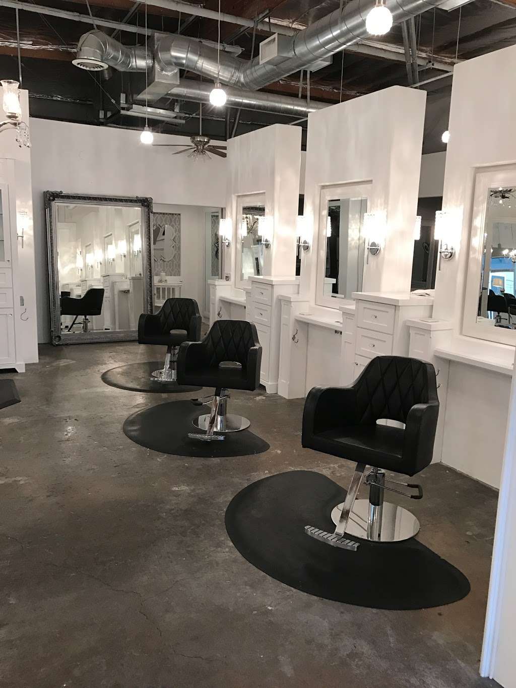 The Hair Lounge Salon | 4981 Valley View Ave, Yorba Linda, CA 92886, USA | Phone: (714) 986-9561