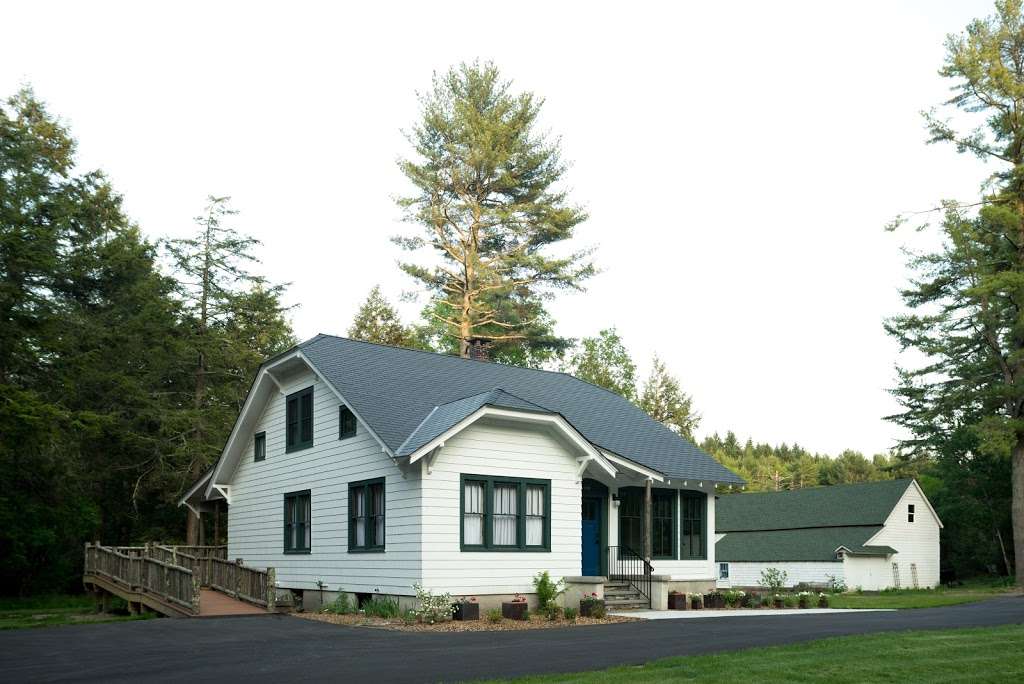 The Cottage in the Pines | 5034 1200, NY-42, Sparrow Bush, NY 12780, USA | Phone: (845) 428-9092