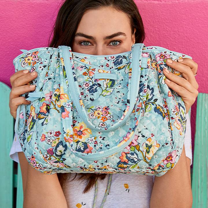 Vera Bradley | 1400 Willowbrook Mall, Wayne, NJ 07470 | Phone: (973) 785-0155