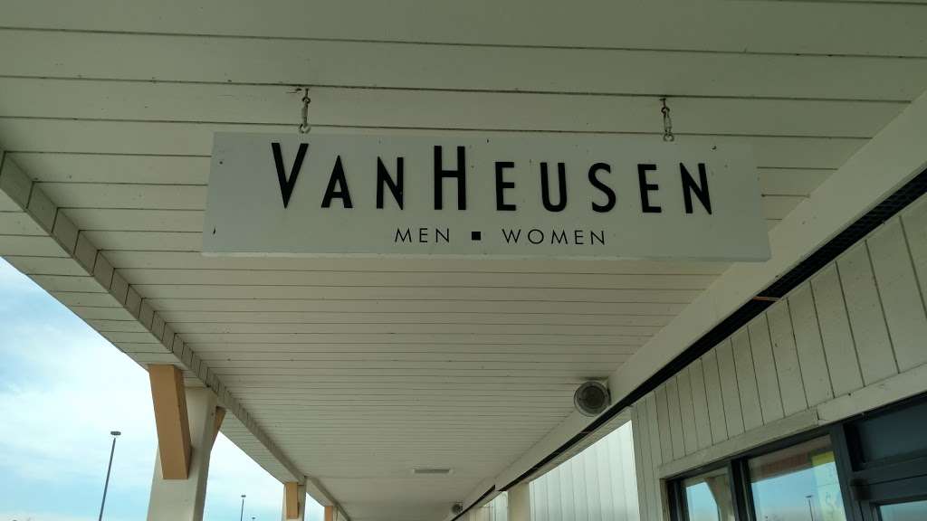 Van Heusen Factory Outlet | 11831 N Executive Drive # B10, Edinburgh, IN 46124, USA | Phone: (812) 526-6220