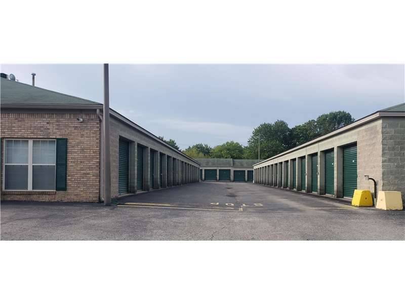 Extra Space Storage | 6456 Outer Loop, Louisville, KY 40228, USA | Phone: (502) 383-4861