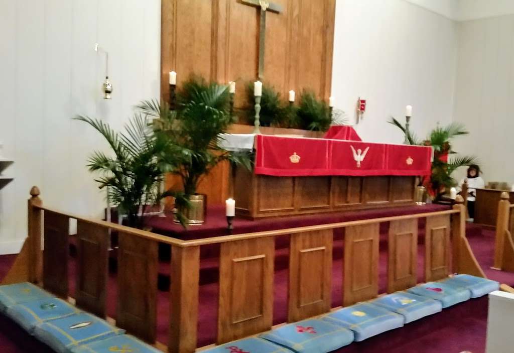 Holy Trinity Episcopal Church | 4613 TX-3, Dickinson, TX 77539 | Phone: (281) 337-1833