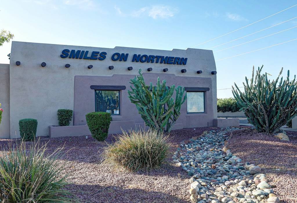 Smiles on Northern | 4491 W Northern Ave, Glendale, AZ 85301, USA | Phone: (623) 931-5321