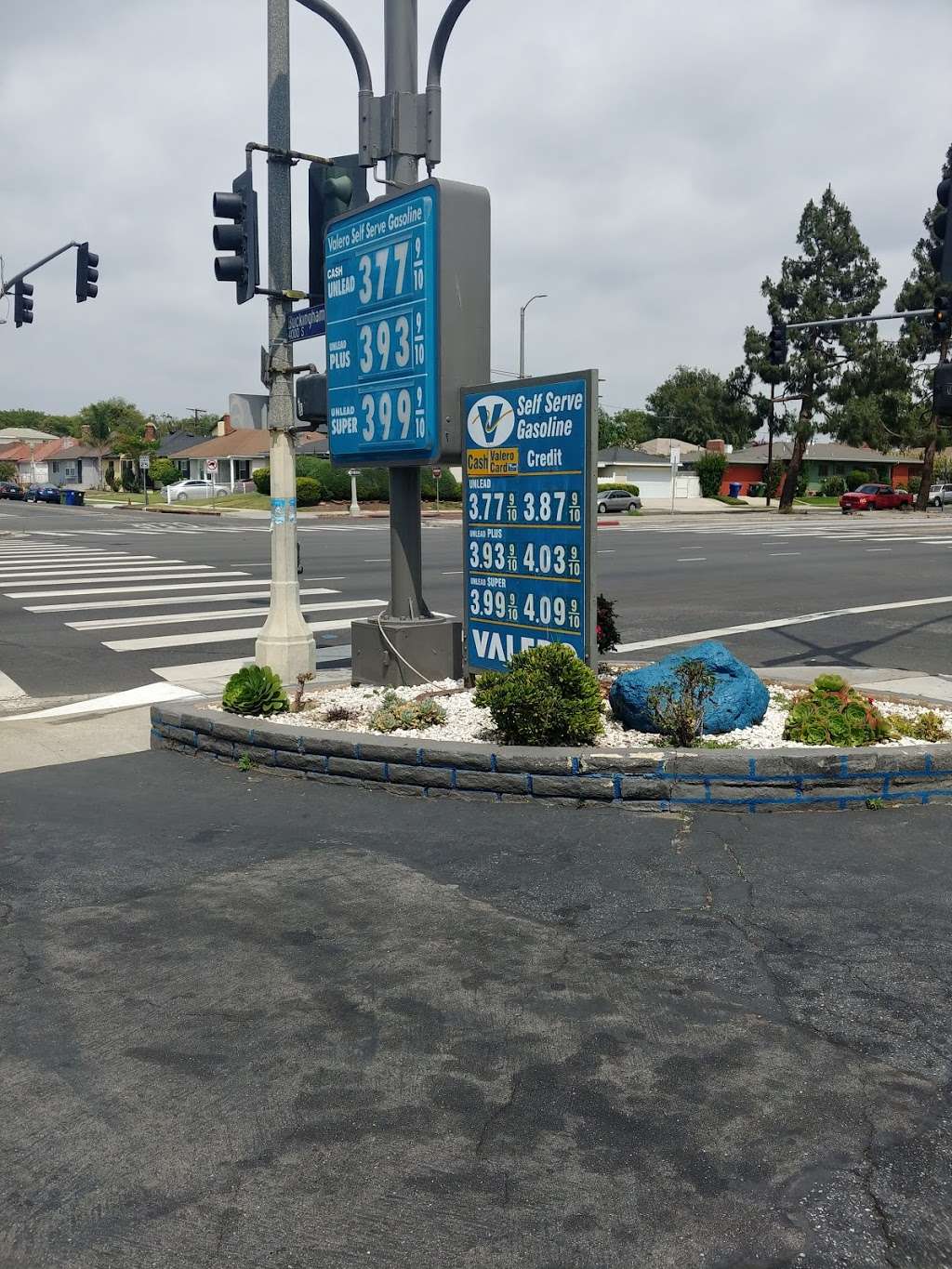 Valero Gas Station and Convenience Store | 3950 W Martin Luther King Jr Blvd, Los Angeles, CA 90008, USA | Phone: (323) 296-0324